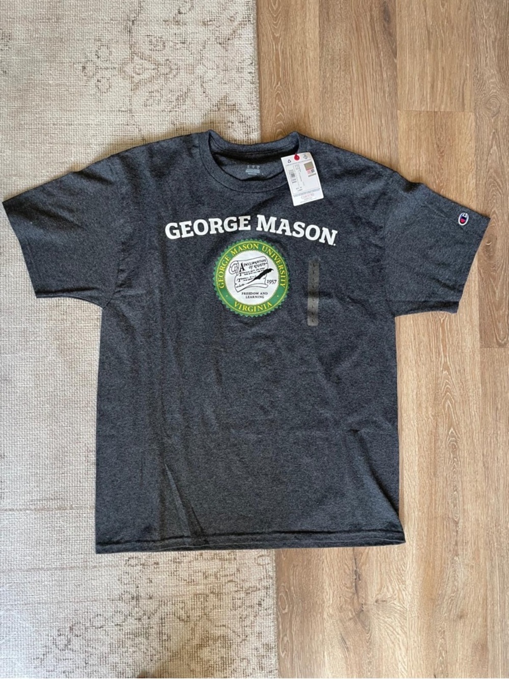Champion George Mason University T-Shirt Gray Graphic Logo Tee Size Large NWT